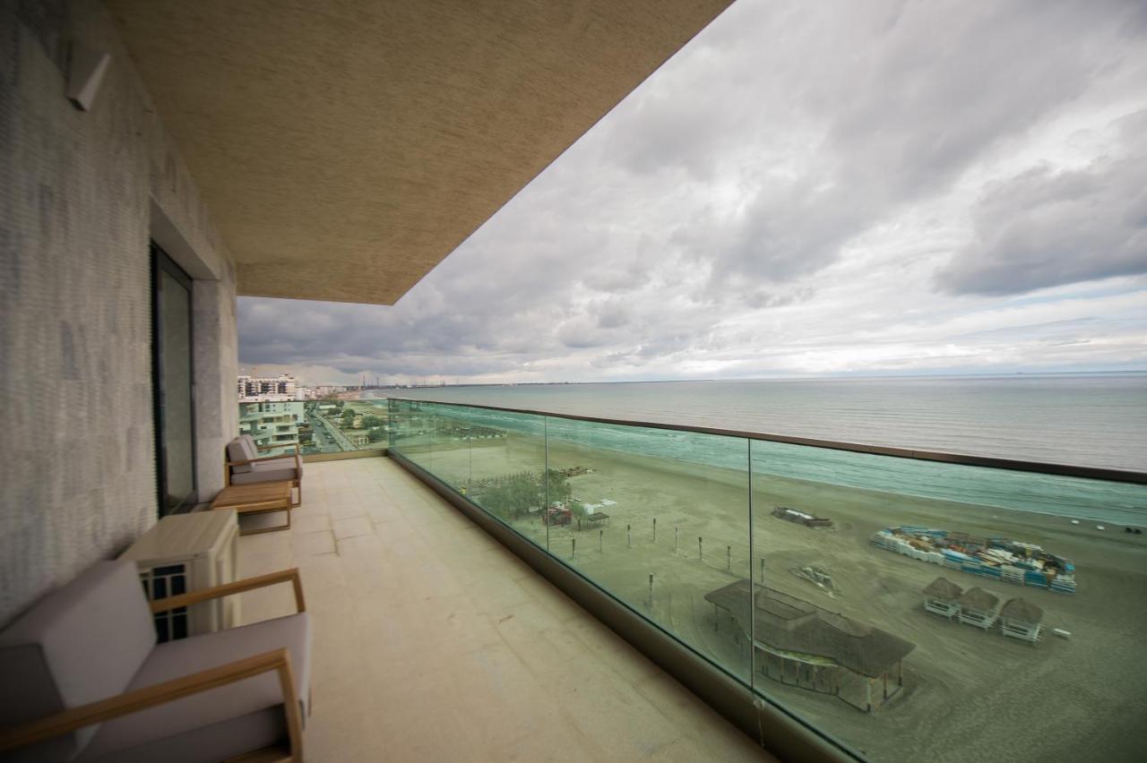 Luxury Promenada Apartment - Frontal Beachfront Mamaia Nord Navodari Exterior photo