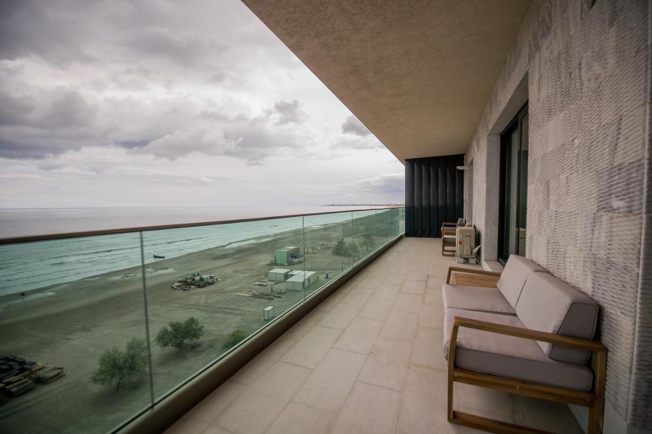 Luxury Promenada Apartment - Frontal Beachfront Mamaia Nord Navodari Exterior photo