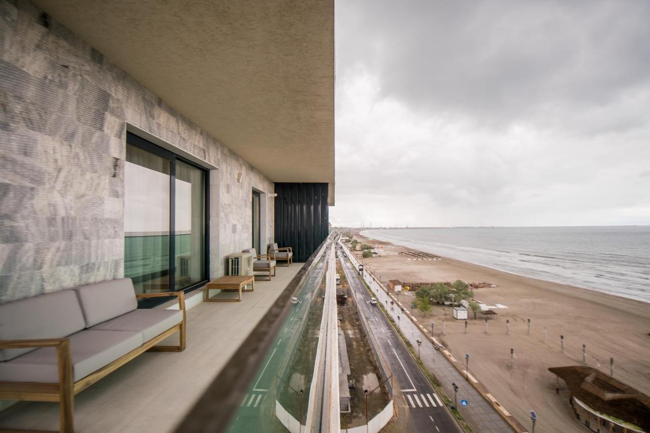 Luxury Promenada Apartment - Frontal Beachfront Mamaia Nord Navodari Exterior photo