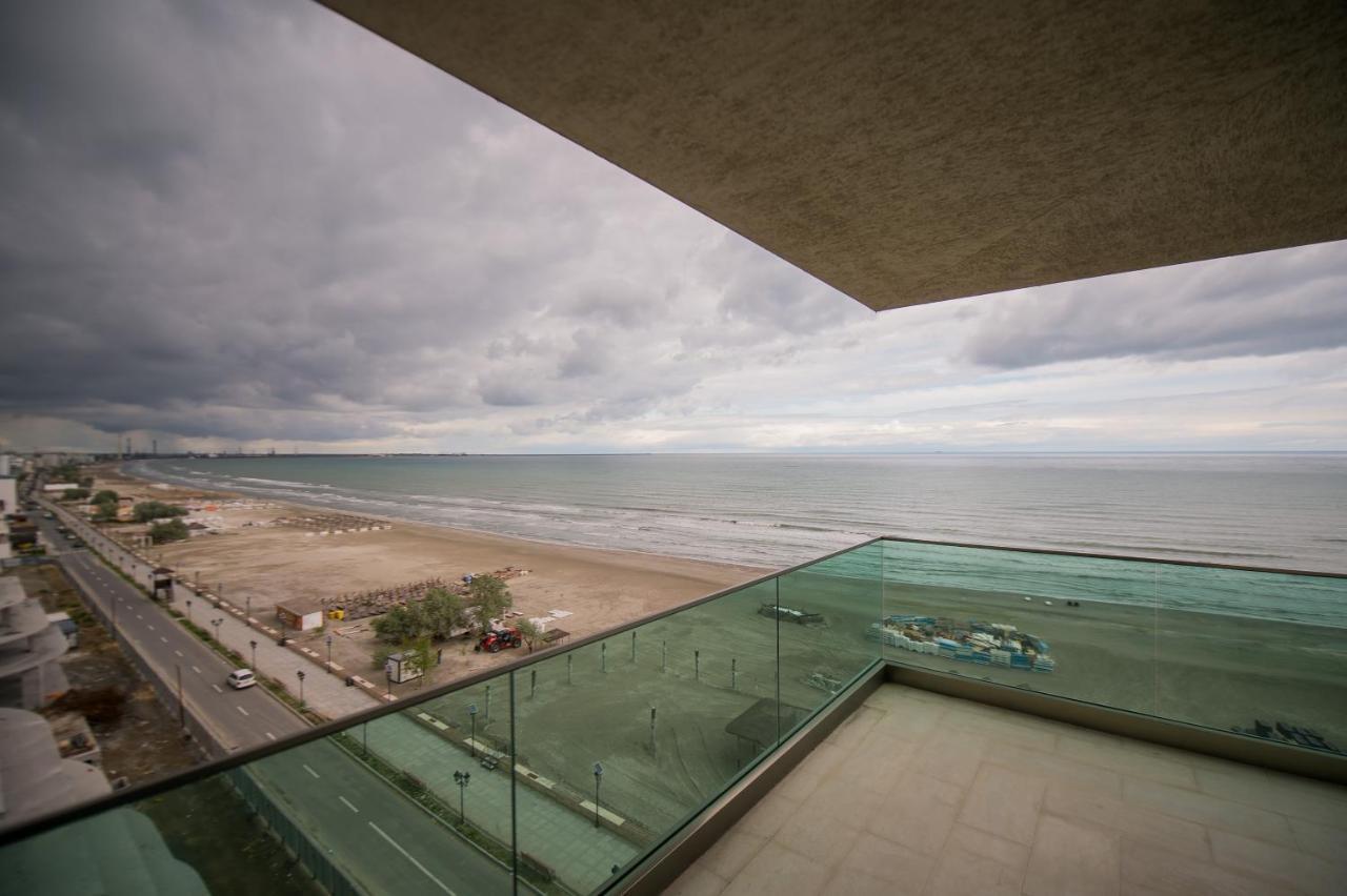 Luxury Promenada Apartment - Frontal Beachfront Mamaia Nord Navodari Exterior photo
