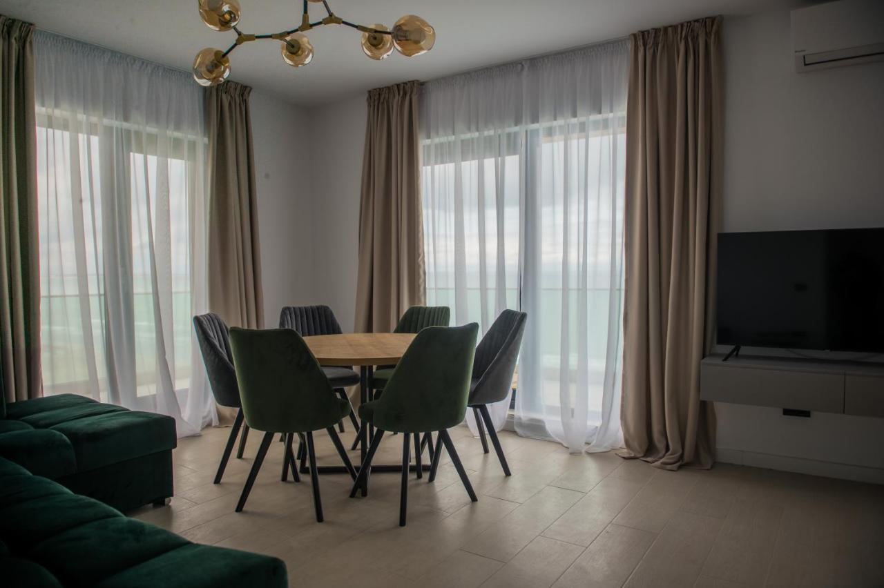 Luxury Promenada Apartment - Frontal Beachfront Mamaia Nord Navodari Exterior photo