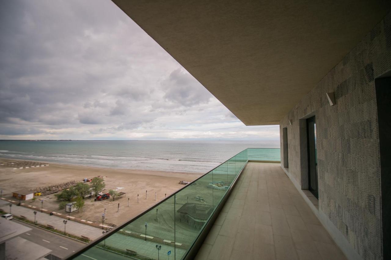 Luxury Promenada Apartment - Frontal Beachfront Mamaia Nord Navodari Exterior photo