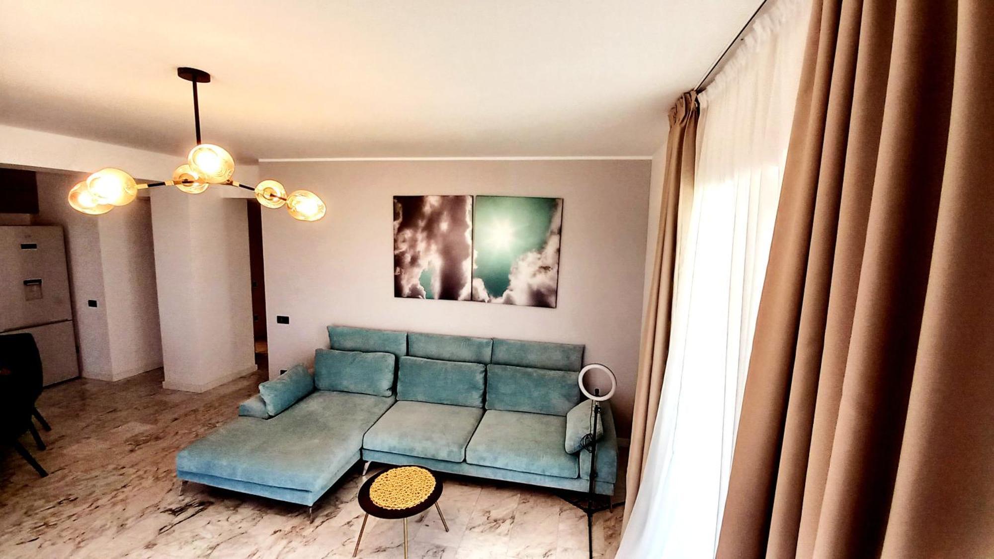 Luxury Promenada Apartment - Frontal Beachfront Mamaia Nord Navodari Exterior photo