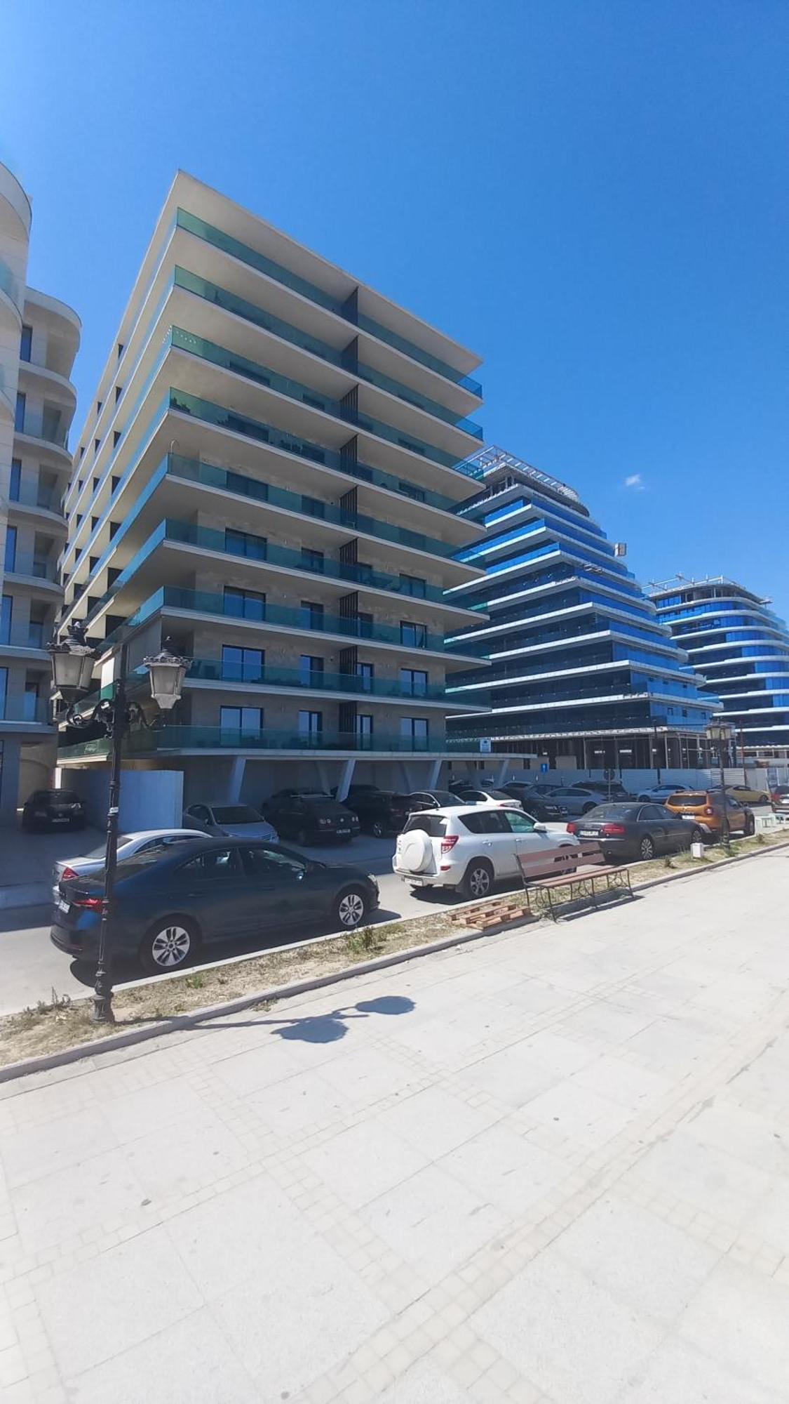 Luxury Promenada Apartment - Frontal Beachfront Mamaia Nord Navodari Exterior photo