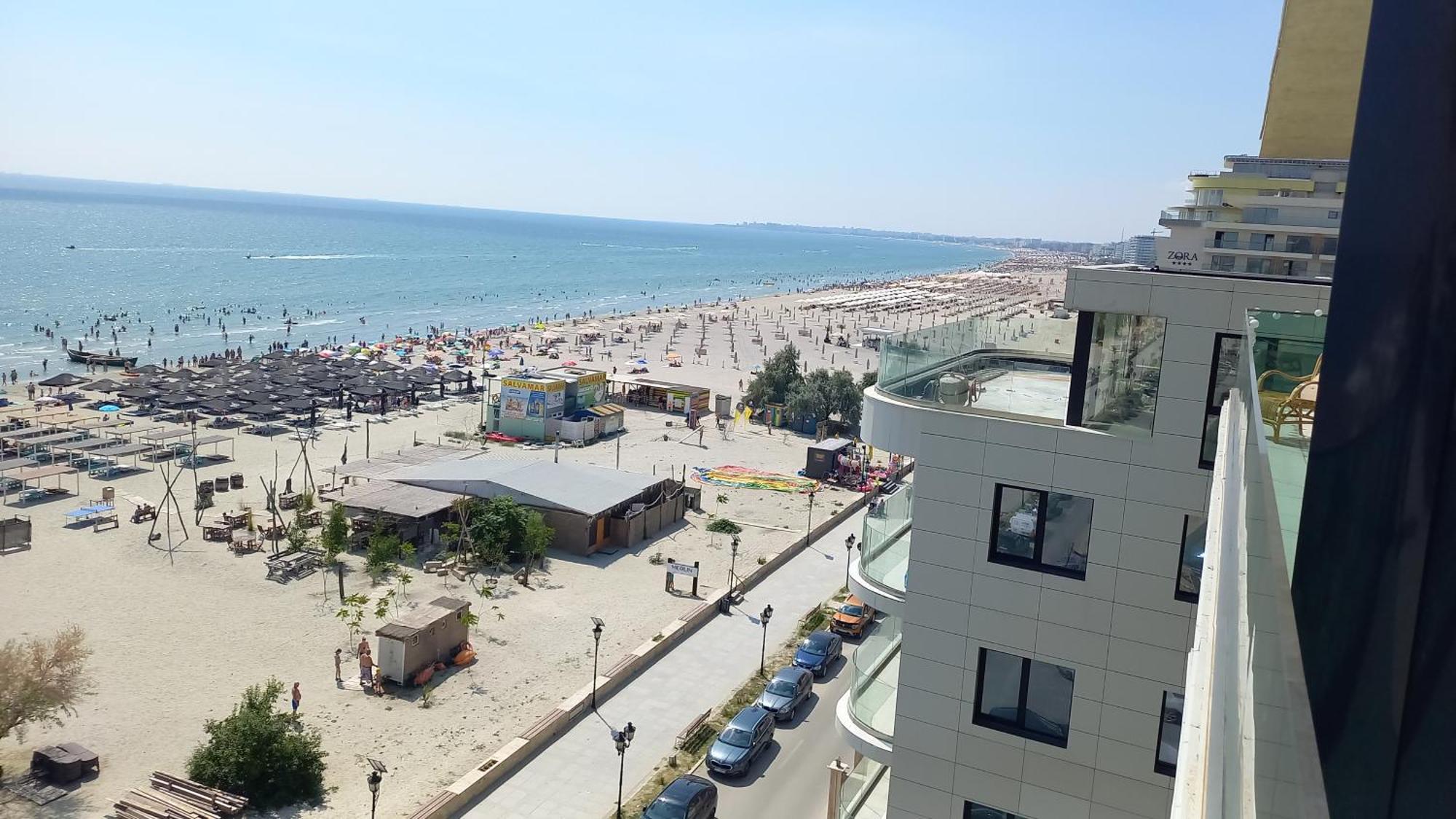 Luxury Promenada Apartment - Frontal Beachfront Mamaia Nord Navodari Exterior photo